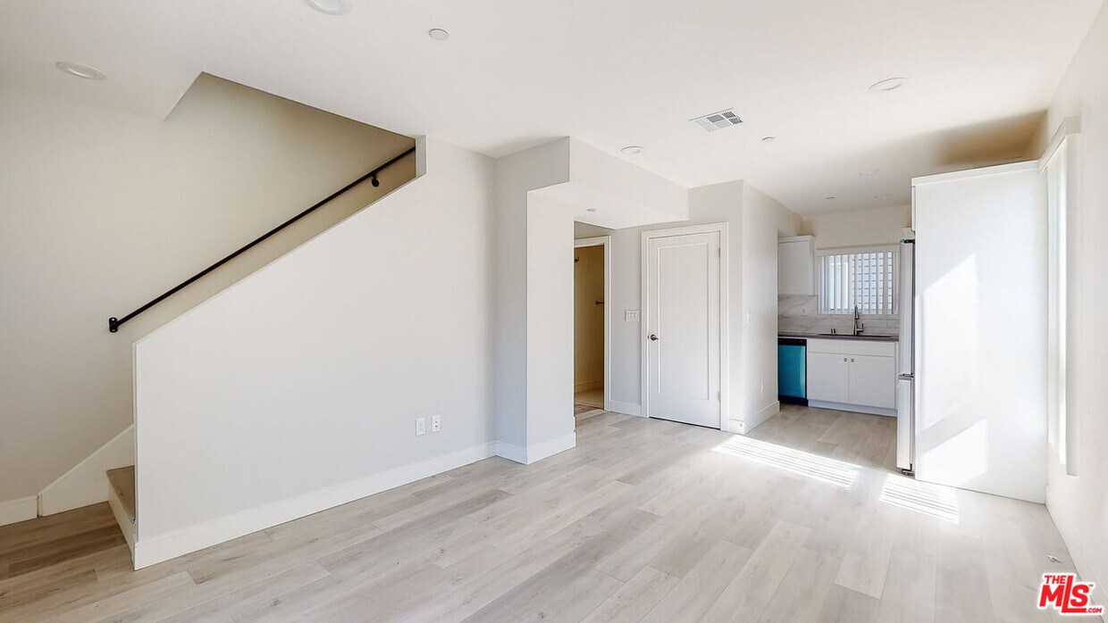 250 Rosemont Ave Unit 1/2, Los Angeles, CA 90026 Room for Rent in Los