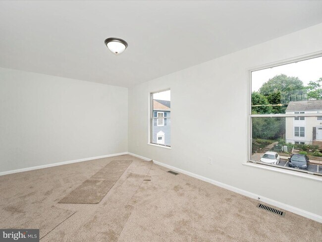 Building Photo - 1853 Dulaney Ct