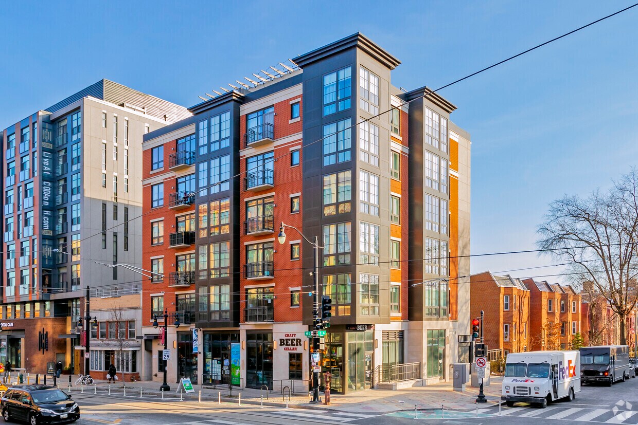 Foto principal - 301 H St NE