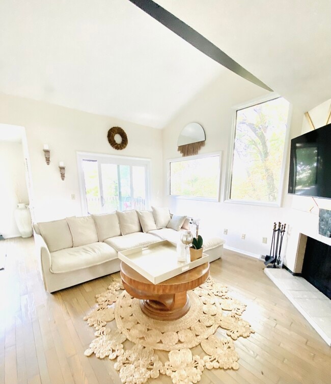 Building Photo - 2415 Maryland Ave