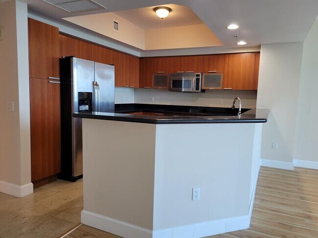 Building Photo - 15051 Royal Oaks Ln
