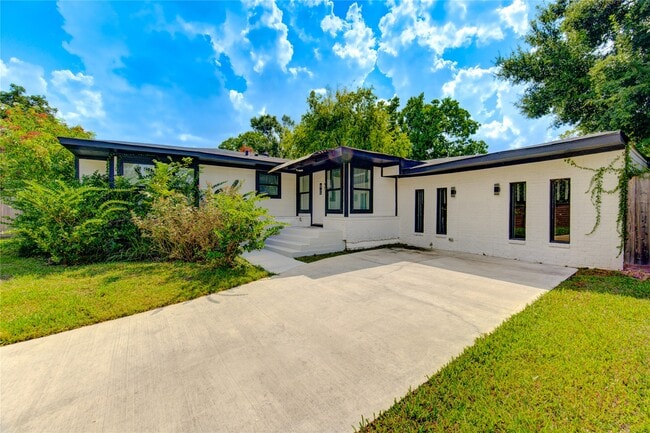 Building Photo - 6638 Winton St