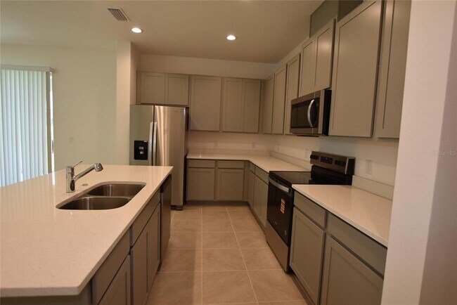 Foto del edificio - 3024 Heart Lk Dr