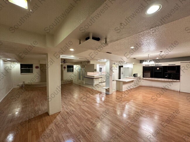 Foto del edificio - Spacious 3 bedroom, 2 bathroom Home. PET FRIENDLY!