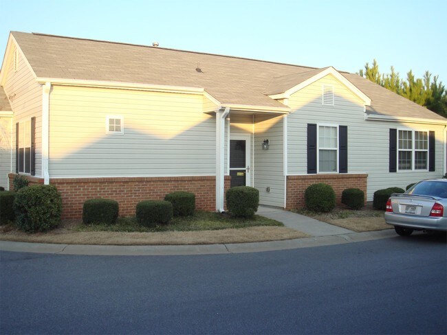 Building Photo - 707 Windcroft Circle Northwest