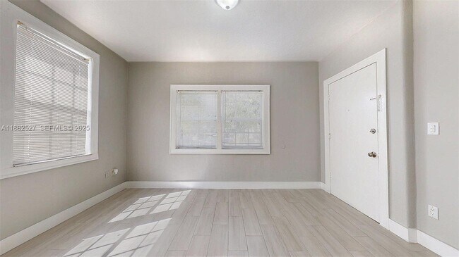 Foto del edificio - 433 NW 25th Ave