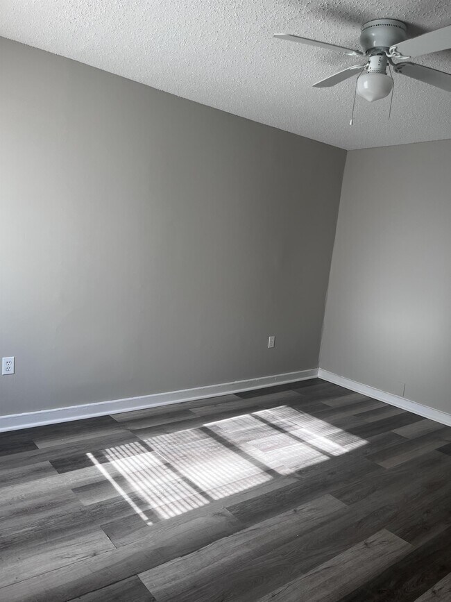 Foto del edificio - 3700 6th Ave SW