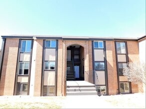 Building Photo - 961 Lakeside Dr