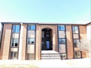 Building Photo - 961 Lakeside Dr