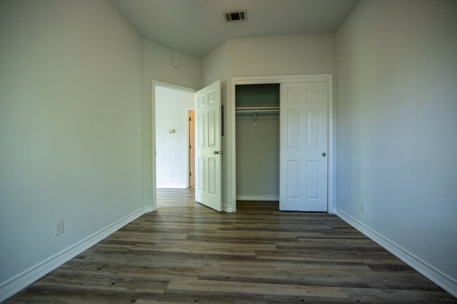 Building Photo - San Remo Apartments