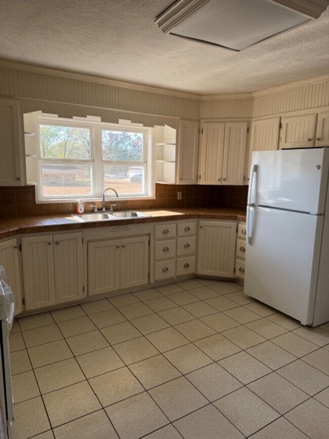 Foto del edificio - 2 Bed / 1 Bath Home in Newark | Newly Updated