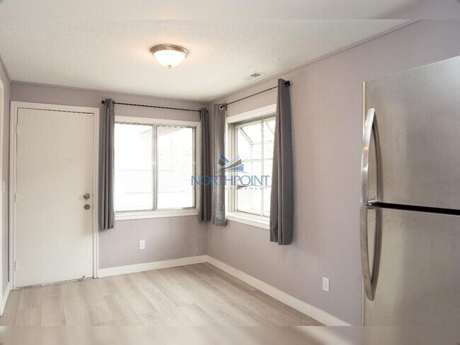 Foto del edificio - Bright & Open 2 bed 2 bath