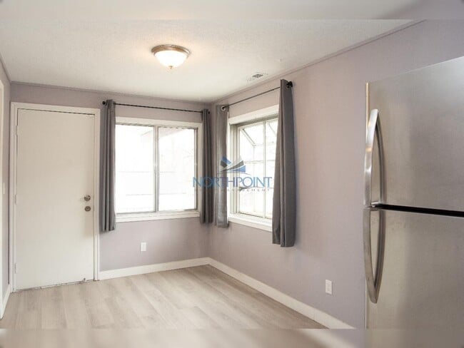 Photo - Bright & Open 2 bed 2 bath Apartment
