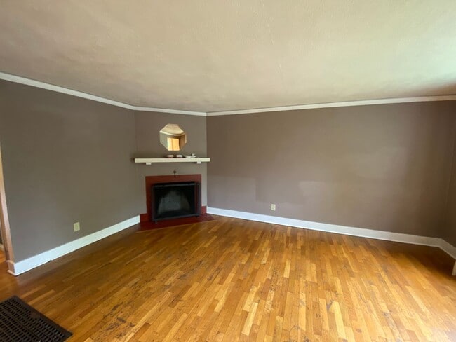 Building Photo - 544w13
