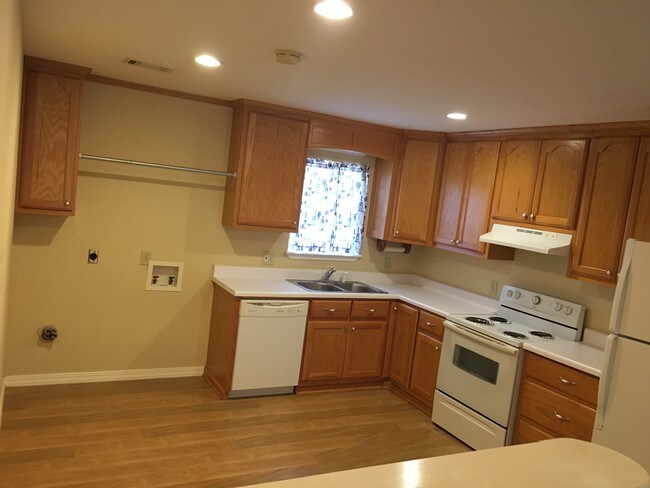 Kitchen - 1183 Sanders Rd