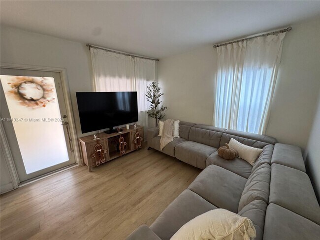 Foto del edificio - 13926 SW 65th Terrace