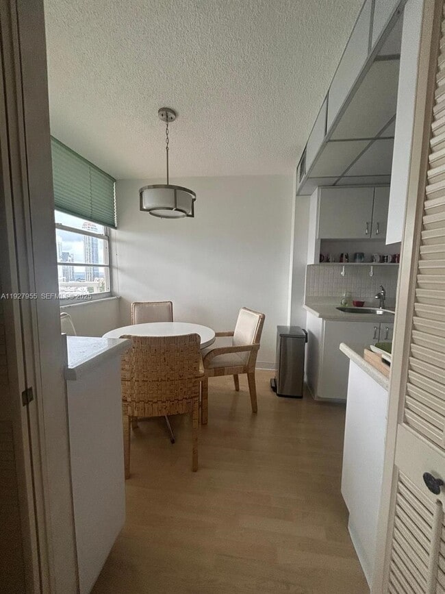 Foto del edificio - 251 174th St