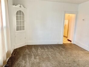 Building Photo - 218 Gates Ave