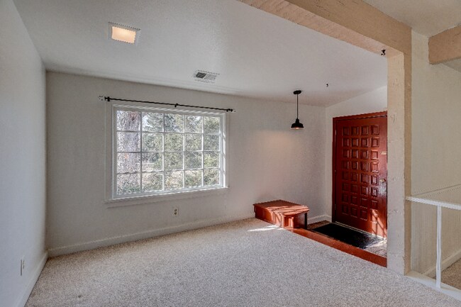 Building Photo - 3380 Independence Ct