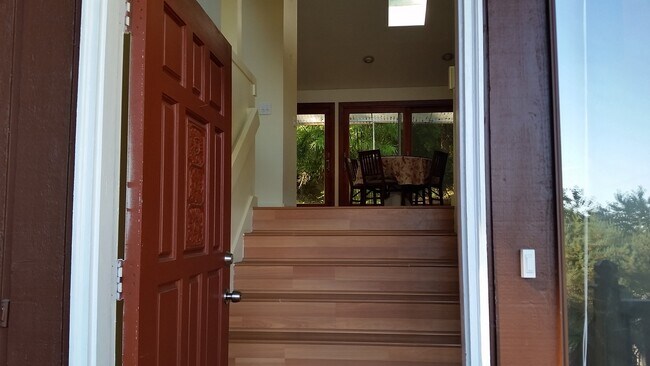 Foto del edificio - GEM in Somerset Bellevue, 4 beds/3 Baths w...