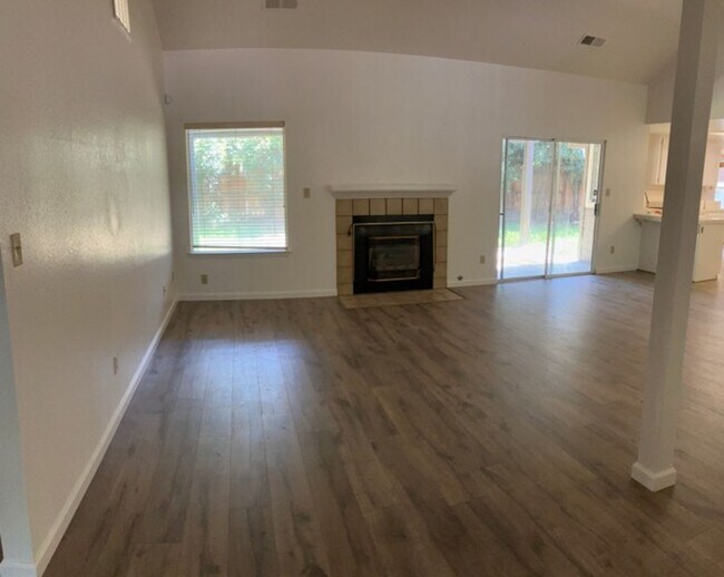 Foto del edificio - 2704 Snyder Ave
