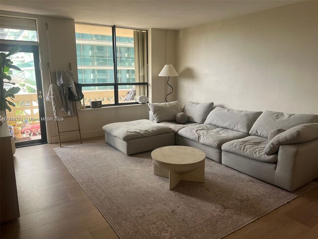 Building Photo - 10185 Collins Ave