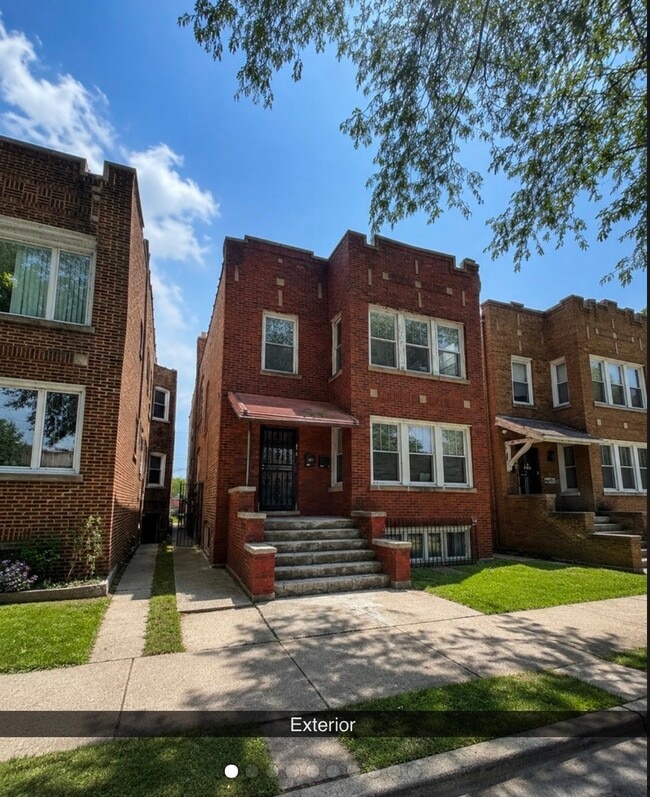 Building Photo - 8119 S South Shore Dr