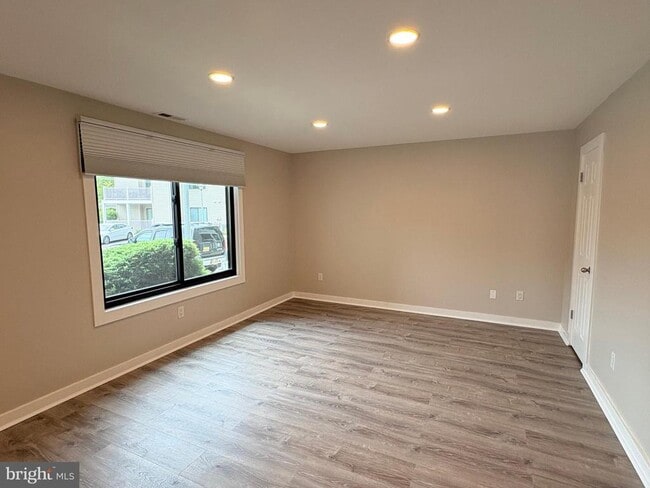 Building Photo - 601 Gregorys Way