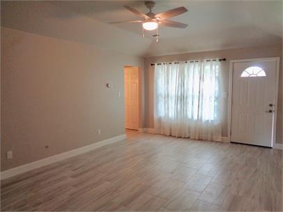 Foto del edificio - 339 Outboard Dr