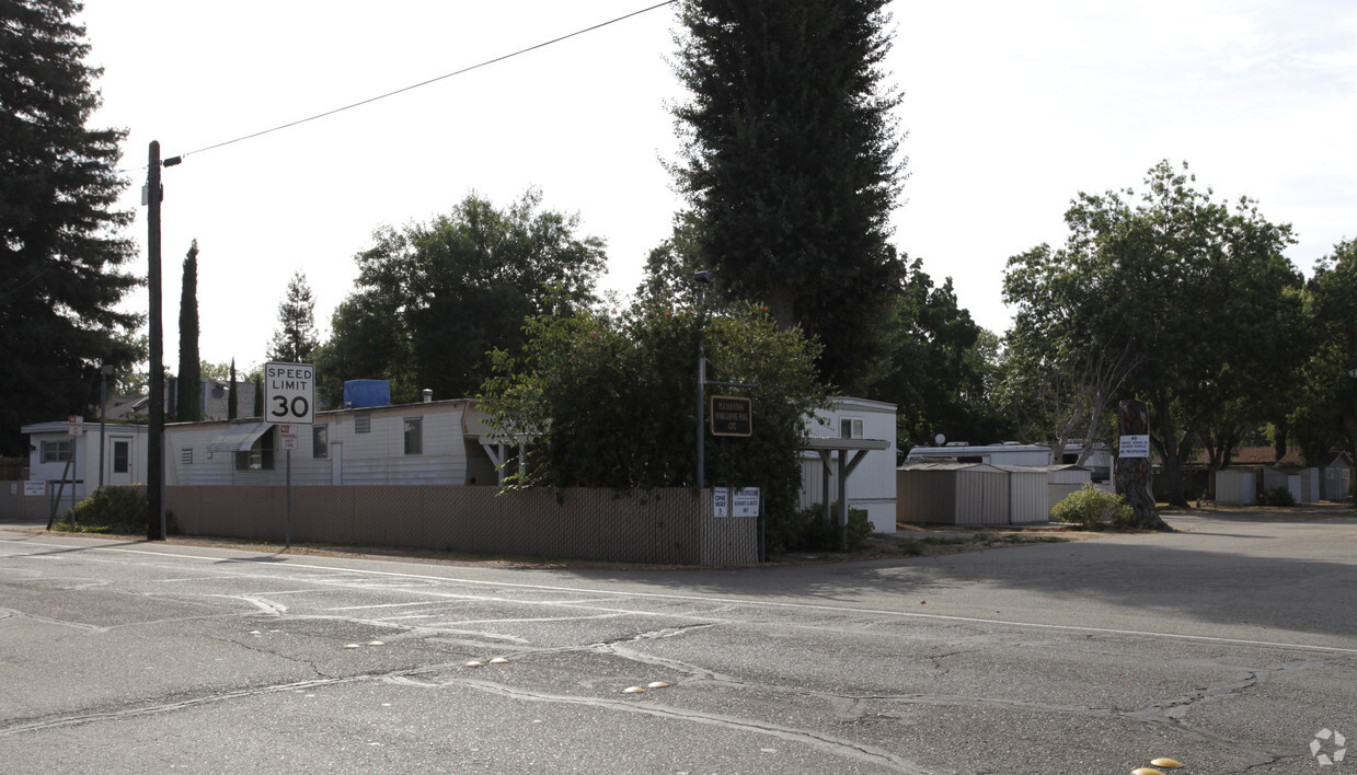 Foto principal - Pleasanton Mobile Home Park