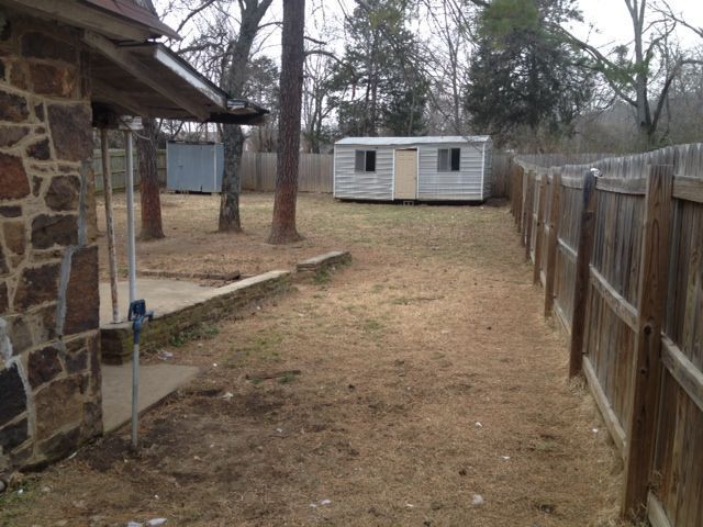 Building Photo - *Pre-Leasing* | Quaint Cottage Close to Everything!
