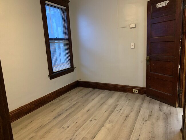 Building Photo - 174 West Ave