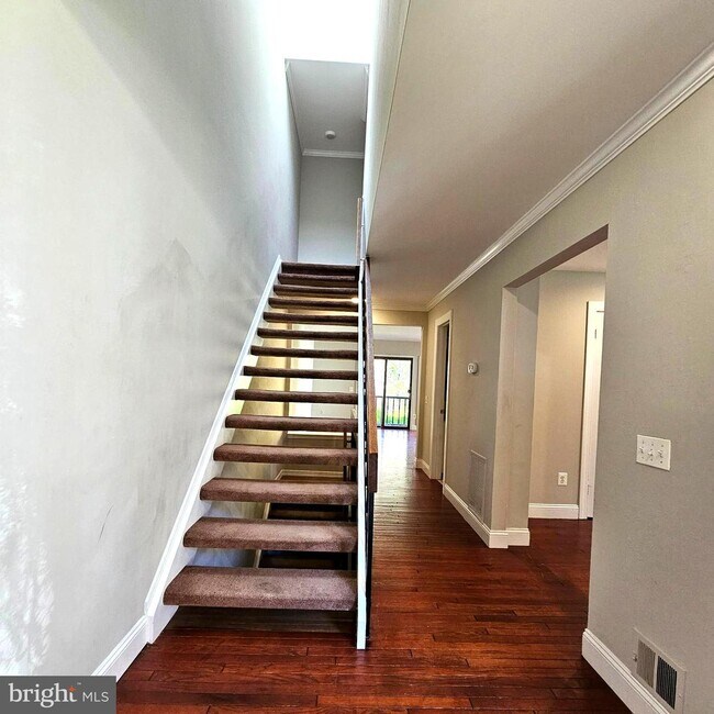 Building Photo - 2258 Wheelwright Ct