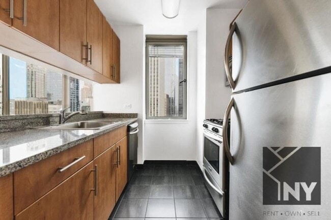 Building Photo - 4 bedroom in New York NY 10038
