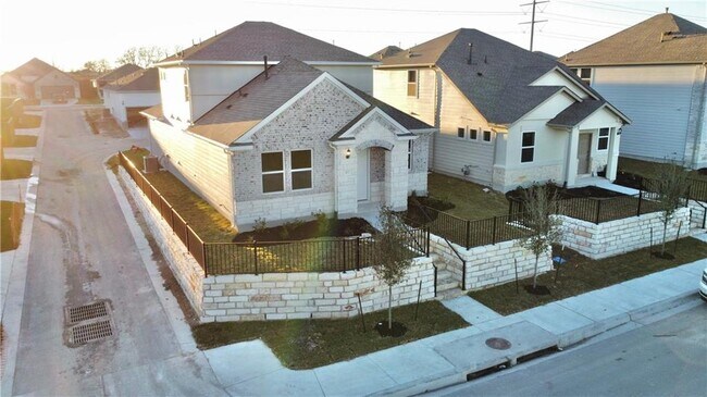 Building Photo - 407 Stinchcomb Rd
