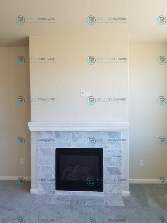 Building Photo - Located in Spanish Springs!