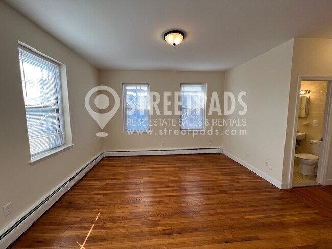 Foto del edificio - 64 Brighton Ave