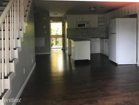 Building Photo - 1 br, 1 bath Condo - 3033 Huntleigh Dr