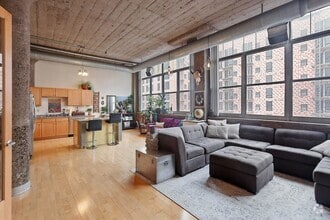 Building Photo - 521 S 7th St