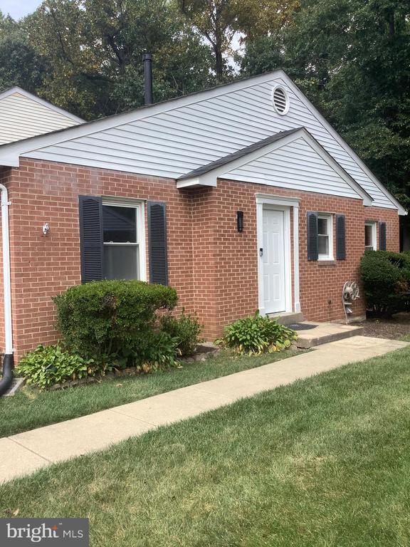 Foto del edificio - 15114 Laurel Oaks Ln