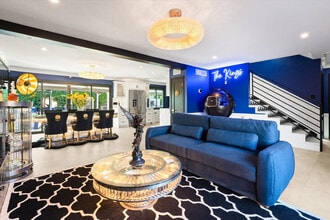 Building Photo - 8543 E Valley Vista Dr