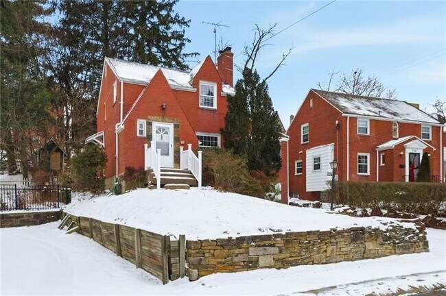 Building Photo - Newly Renovated Pittsburgh 3 Bed House