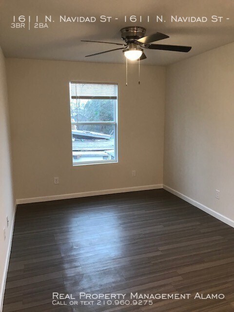 Building Photo - 1611 N Navidad St