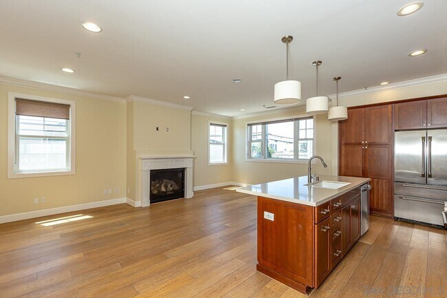 Building Photo - 7726 Ivanhoe Ave