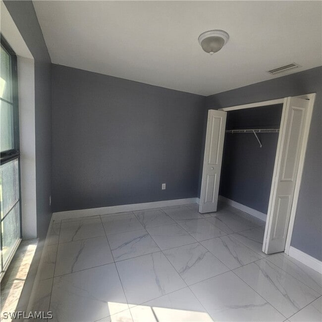 Foto del edificio - 131 Gilbert Ave S