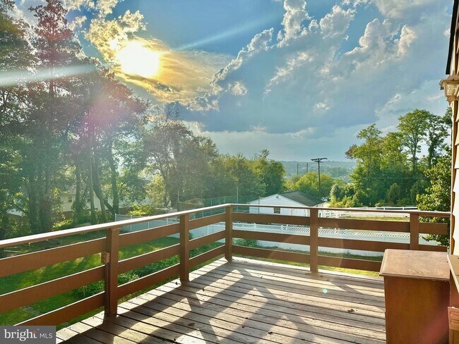 Foto del edificio - 103 Waelchli Ave