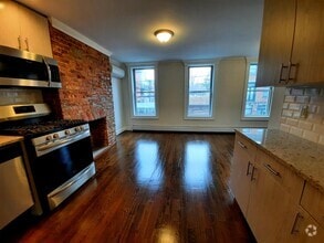 Building Photo - 158 6th St