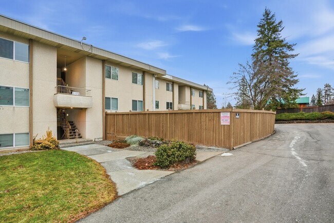 Building Photo - 3104 E 27th Ave