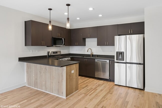 Building Photo - 1246 S Fairfield Ave