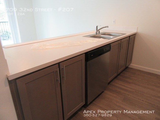 Foto del edificio - NEAR WWU - Harvard Suites / New Construction